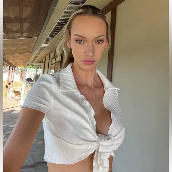 Tops - Women’s White Knot-Front Collared Top